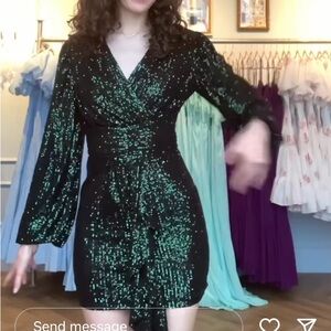 JessaKae exclusive Insider sample, mini dress with green sequins size XS